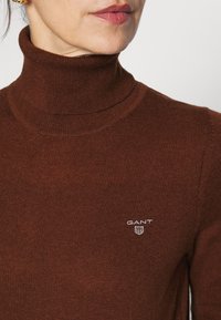GANT ROLLNECK - Camisola - cocoa bean