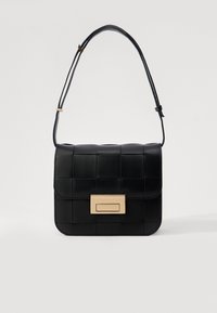 DESI CROSSBODY WITH LOCK HARDWARE - Torba čez telo - black