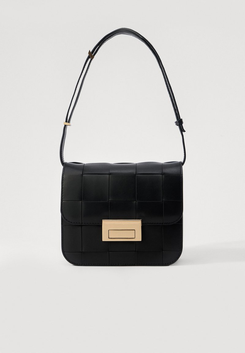 Loeffler Randall DESI CROSSBODY WITH LOCK HARDWARE - Torba čez telo - black