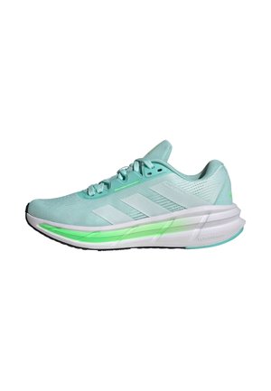 Zapatilla de running en color aqua con parte superior de malla texturizada, tres rayas blancas, diseño liviano y una entresuela translúcida verde.