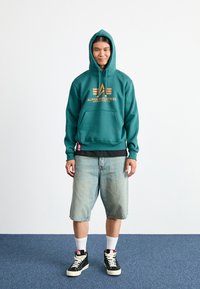 Alpha Industries BASIC HOODY - Melegítőfelső - force green