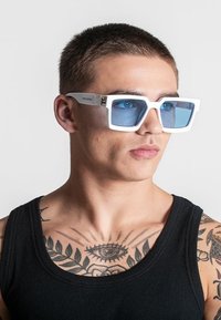 Gianni Kavanagh FASHIONISTA  - Aurinkolasit - white