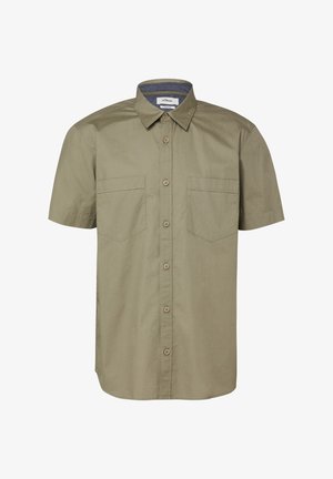Chemise kaki à manches courtes avec col pointu et deux poches poitrine, présentée sur fond blanc.