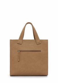 Tote-Bag aus braunem Leder mit strukturiertem Oberflächenfinish, zwei kurzen Griffen und einer vorderen Reißverschlusstasche. Quadratische Form, minimalistisches Design, klare Linien.