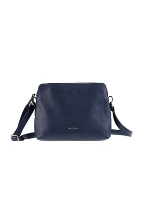 Borsa a tracolla in pelle blu con superficie testurizzata, chiusura con zip, tracolla regolabile e un logo metallico sul davanti.
