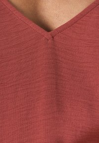 Vero Moda VMALVA SINGLET FRILL MINI DRESS  - Dnevna haljina - marsala