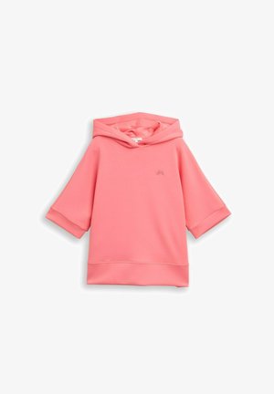 Roze korte mouwen hoodie met een klein gegraveerd logo op de borst, plat weergegeven tegen een witte achtergrond.