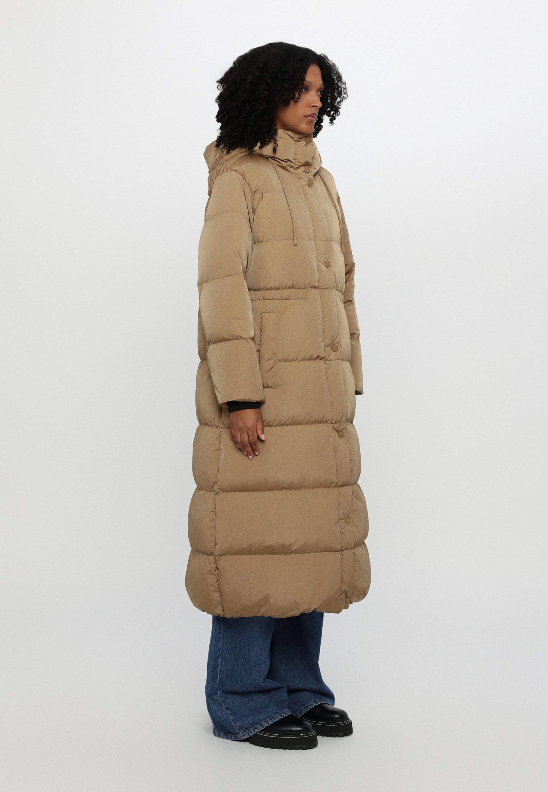 ダウンジャケット・コート Weekend Max Mara Cream nylon Dolly down jacket 29650274_58692821_1000.jpg