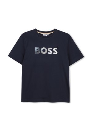 T-shirt bleu marine à manches courtes avec col rond et "BOSS" imprimé en grandes lettres blanches sur la poitrine.