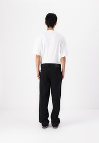Only & Sons ONSFADE LOOSE BOX - Loose-jeans - washed black