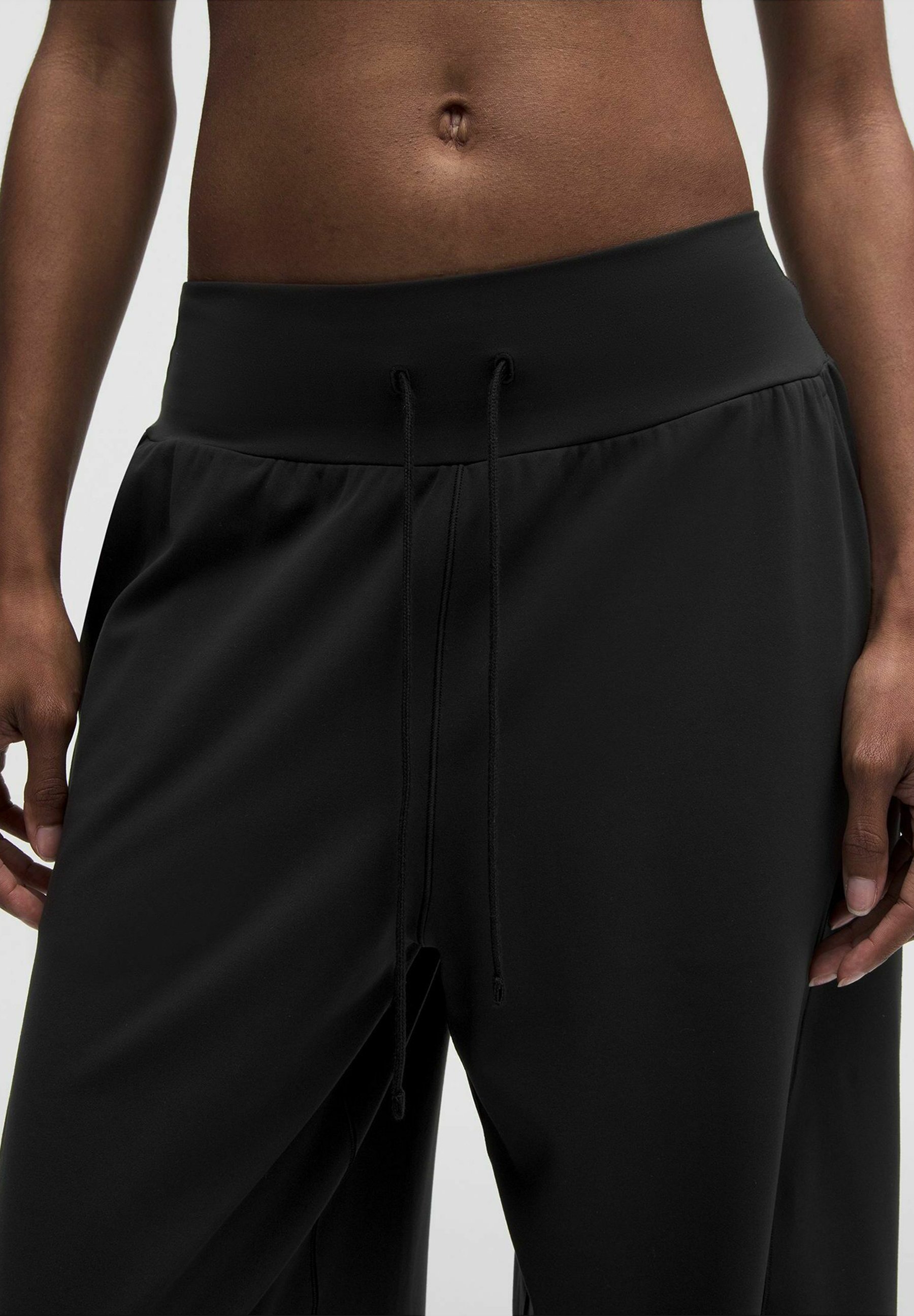 lululemon GROOVE LOW-RISE RELAXED CINCH - Trousers - black-/black