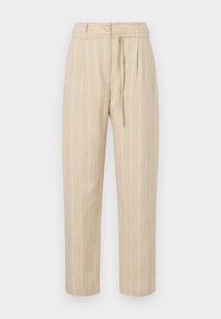 Pantalones a rayas beige con un corte relajado, que cuentan con una cintura ajustada, cierre de botón y cinturón de lazo, confeccionados en un tejido ligero.