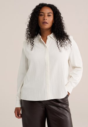 WE Fashion, WE FASHION CURVE - Nööpidega pluus - white