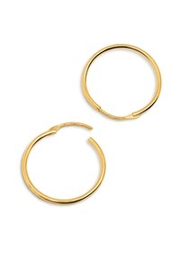 Pendientes de aro de gold con un diseño liso y redondeado. Presentan un perfil delgado y un cierre sin costuras, reflejando la luz con un acabado pulido.