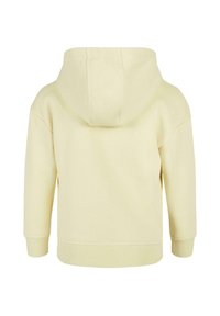Felpa con cappuccio di un giallo chiaro, realizzata in un tessuto lavorato, con una tasca posteriore e polsini e orlo a coste; presenta un grande cappuccio e una vestibilità comoda.