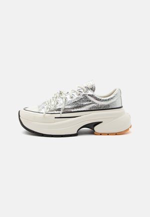 Converse, RUN STAR CRUSH - Baskets basses - pure silver-coloured/egret/black