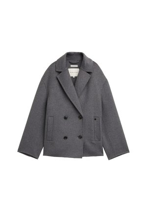 Giacca doppiopetto grigia in lana con colletto a revers, grandi bottoni neri e due tasche laterali, caratterizzata da una vestibilità rilassata e lunghezza cropped.