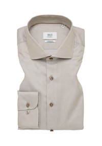 Camicia da uomo beige in tessuto intrecciato con vestibilità moderna, dotata di colletto a bottoni, etichetta con marchio e bottoni a contrasto sul davanti e sui polsini.