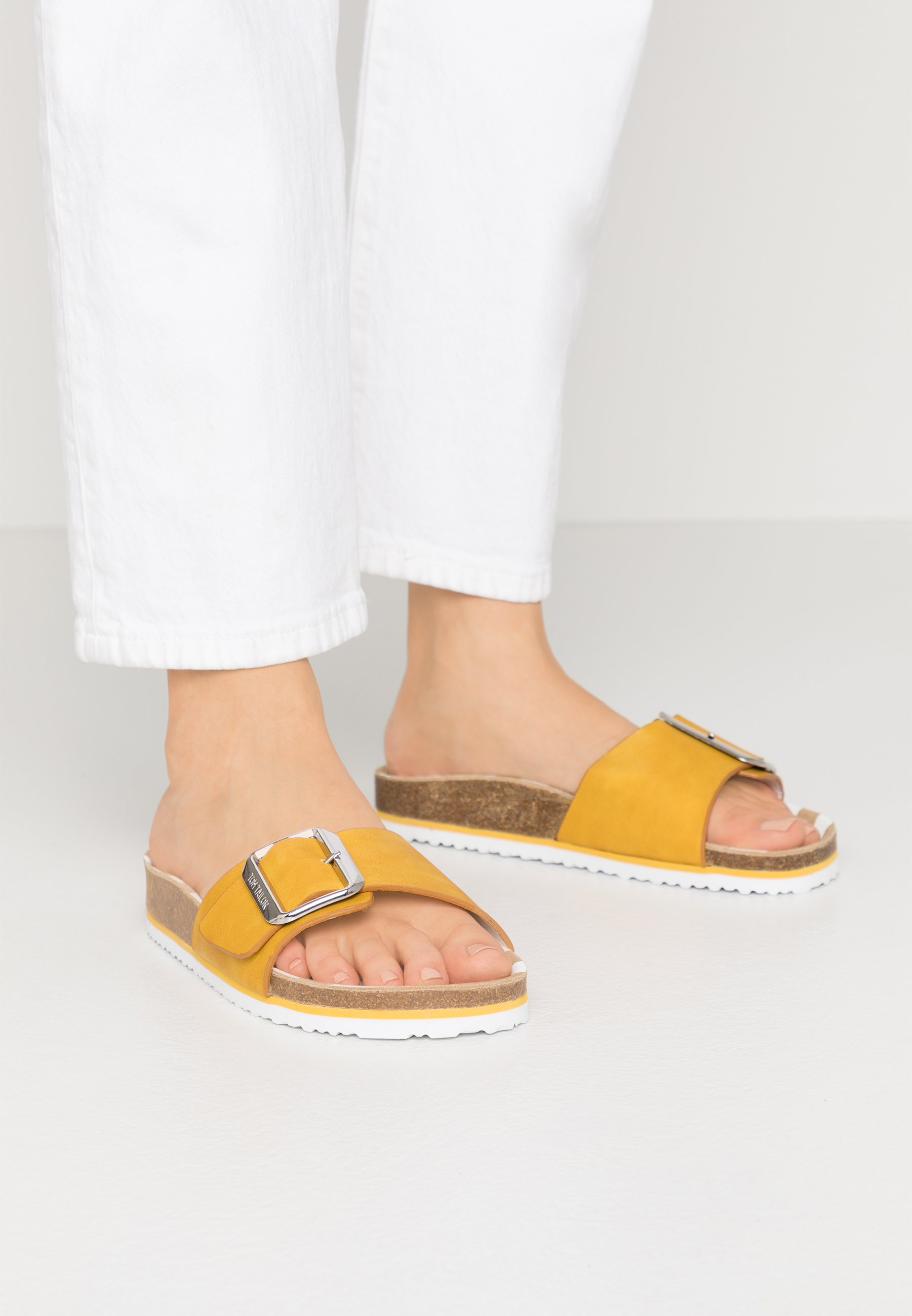 Gula Slip ins | Dam | Köp slip ins online på Zalando.se Gula Slip ins | Dam | Köp slip ins online på Zalando.se