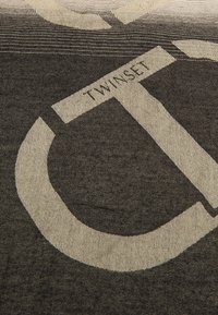 TWINSET SCARF - Foulard - nero/old white/sandy brown