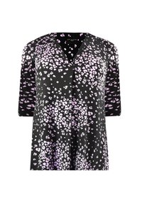 Černé šaty s výstřihem do V, tříčtvrtečními rukávy a vzorem růžových a bílých teček rozptýlených po celé ploše. Hladký textilní materiál.