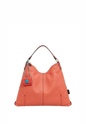 Borsa a mano in pelle rosa corallo con un solo manico, dotata di una piccola pochette applicata con bottone blu e cordino blu.