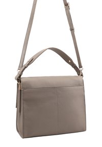Leren handtas in grijs met een rechthoekige vorm. Voorzien van een bovenhandvat en een verstelbare schouderriem. Glad oppervlak met gestikte accenten.