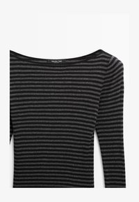 Ausgewählt, black