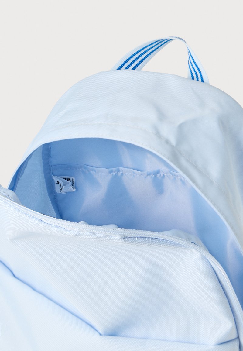 adidas classic backpack light blue Badge of Sport 3-Stripes Unisex When it comes to choosing the perfect bag for a busy day Adidas Adicolor Classic Backpack -