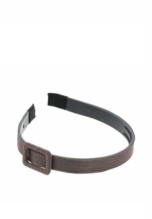 - Akcesoria do stylizacji włosów