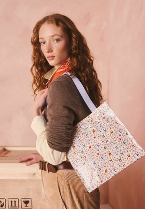 Cath Kidston, WALLACE AND GROMIT MEDIUM BOOKBAG - Håndtasker - ecru