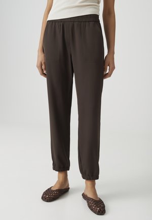 OPUS MID RISE RELAXED TAPER - Stoffhose - coffee bean