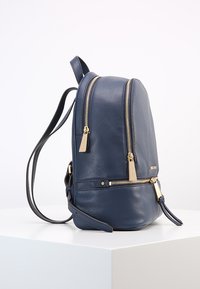 MICHAEL Michael Kors RHEA ZIP BACKPACK - Rygsække - navy