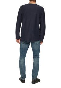 QS MIT GARMENT DYE - Longsleeve - tiefblau