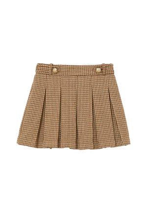 Hnedá kockovaná mini sukňa z textúrovanej látky, ktorá má záhyby, široký pás a dva zlaté gombíky vpredu.