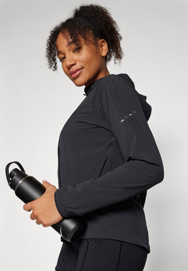 SWIFT  - Windbreaker4