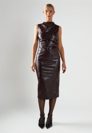 RUCHED MIDI - Cocktailjurk - oxblood pu