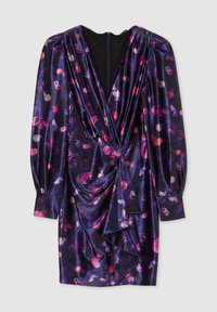 Abito viola con stampa floreale rosa e bianca, dotato di maniche lunghe, scollatura a V profonda e dettagli arricciati davanti. Realizzato in un tessuto simile alla satinato.