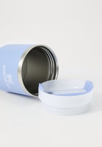 Stanley THE QUENCHER H2.O FLOWSTATE™ TUMBLER 0.6L UNISEX - Boca za piće - hydrangea