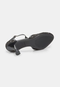 Bata Klasične pete - nero