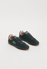 BASESHOT 125 - Trainers - dark green
