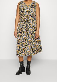 ONLY Carmakoma Vapaa-ajan mekko - black