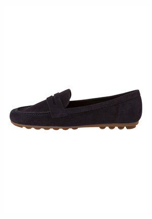 Marineblaue Wildlederschuhe mit glatter Oberfläche, ausgestattet mit einer hervorgehobenen Naht und zwei dünnen Bändern auf der Vorderseite. Gummisohle mit dezenten, runden Profilnoppen.