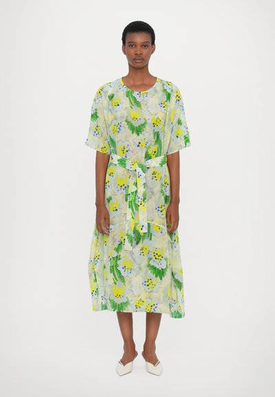 Henrik Vibskov FROWN DRESS - Freizeitkleid - spraycan white/green