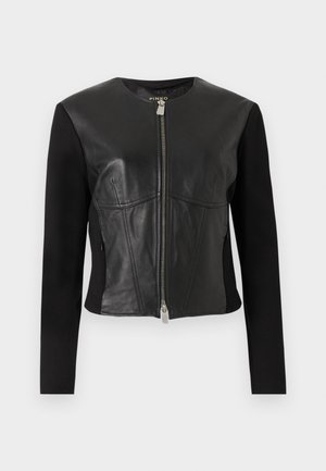 Veste noire ajustée avec panneau avant en cuir, manches en tissu, et fermeture centrale zippée argentée.