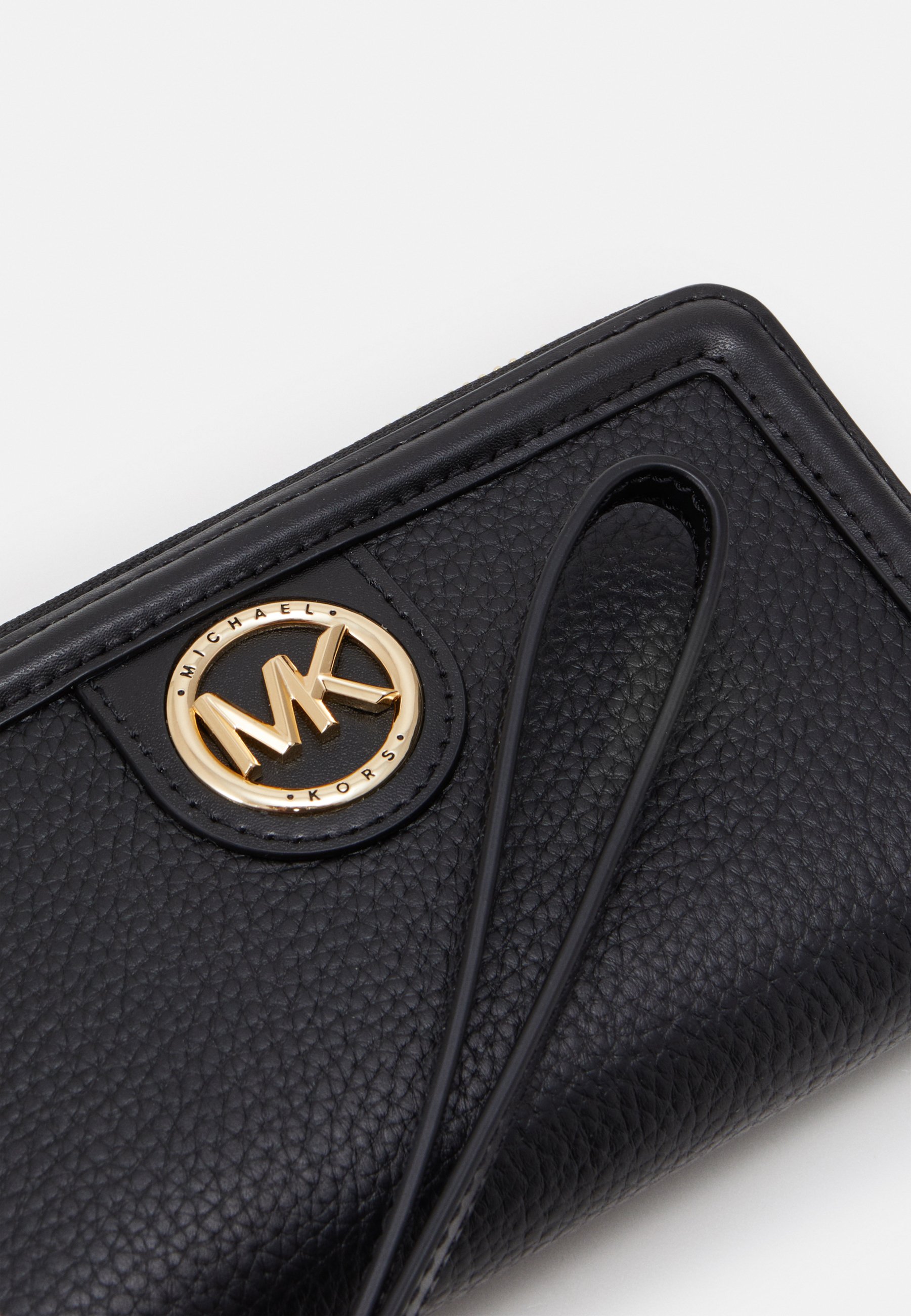 mk flat wallet