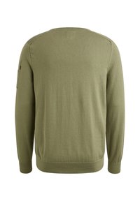 Olivno zeleni pulover, pleten material, okrogla ovratnica, dolgi rokavi, fina tekstura, ima žep na zgornji levi rokavi.