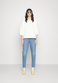 Levi's® HIGH WAISTED MOM JEAN - Mom Jeans - summer house