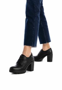Refresh Zapatos altos - black