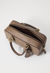 COACH BOWERY SATCHEL 22 - Håndveske - dark stone